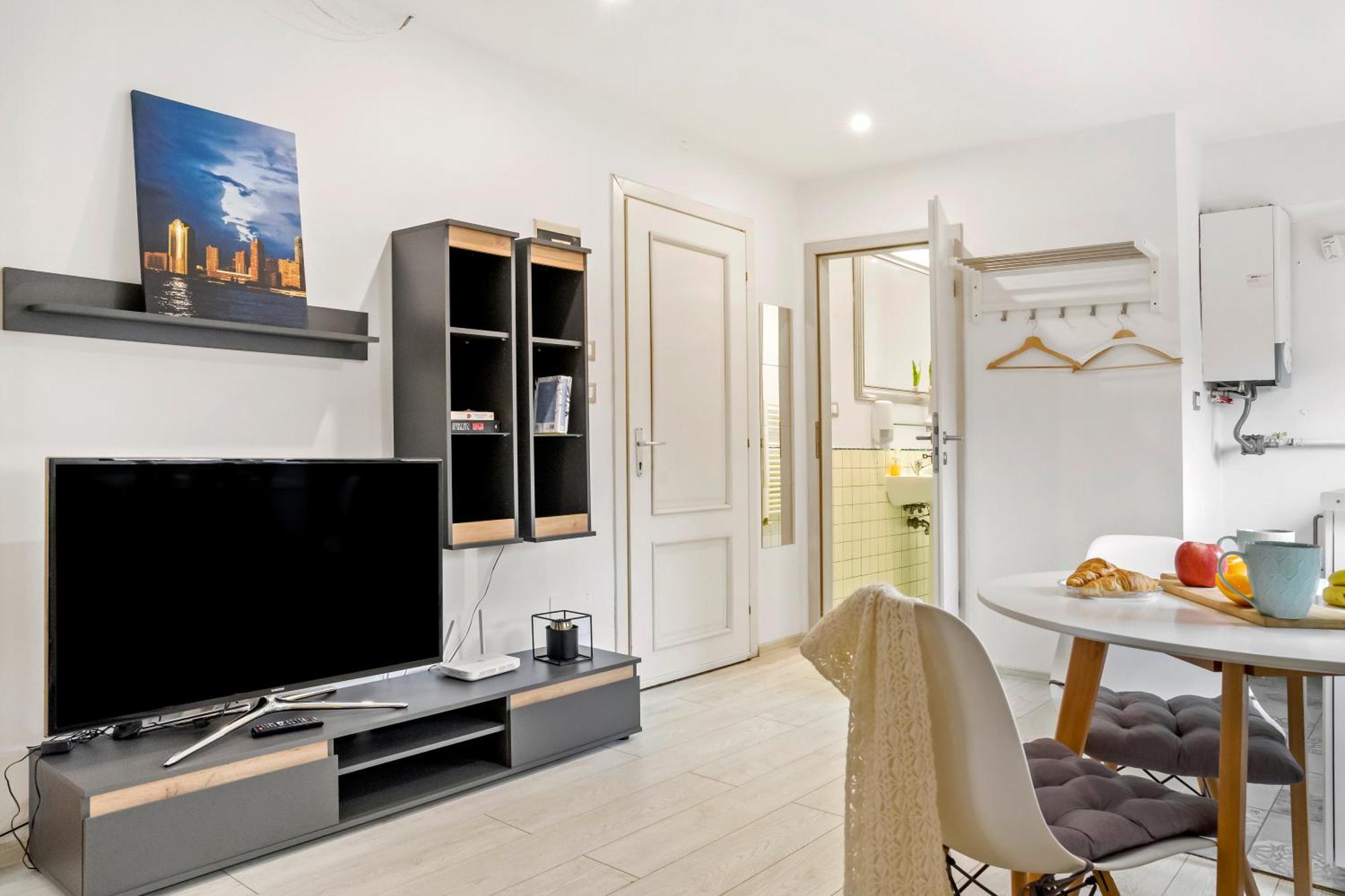 One Love Central Apartment Бухарест Экстерьер фото